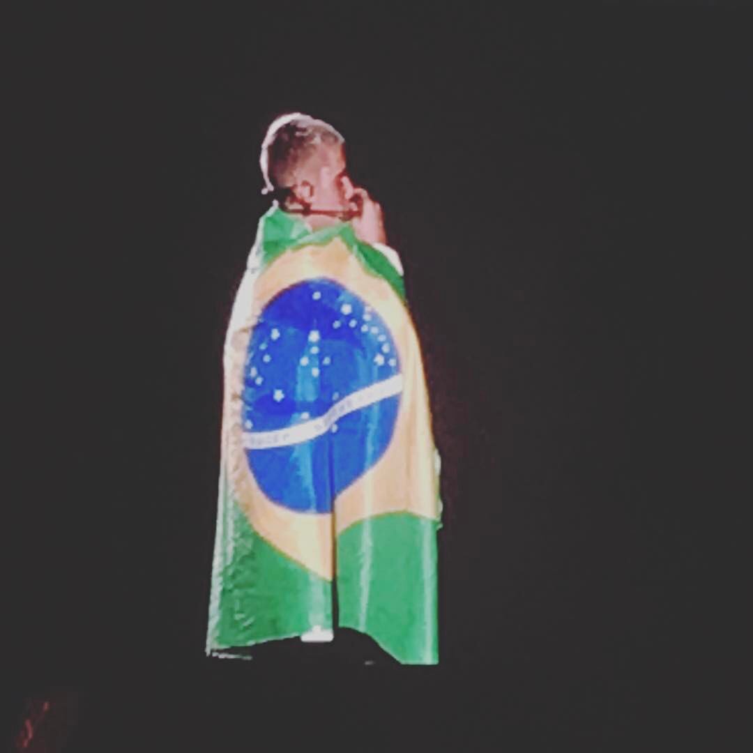 sivsneurose's tweet photo. CERTAS COISAS NUNCA MUDAM!

#afterparty https://t.co/6pPv14L5Ll