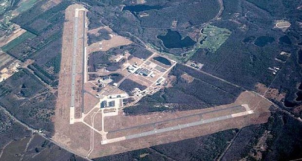 LIBN's tweet photo. LI avionics firm to buy #EPCAL land: https://t.co/FIA68EDOZM https://t.co/woGV6AEqUc