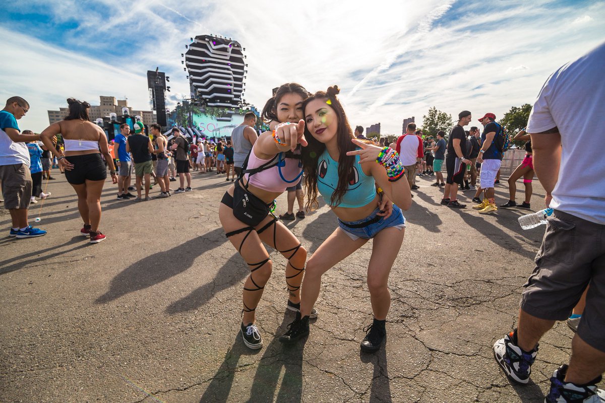 TimeOutNewYork's tweet photo. The lineup for Electric Zoo 2017 in NYC is here: https://t.co/Bcupog2gbv https://t.co/tSAwmEx9VD