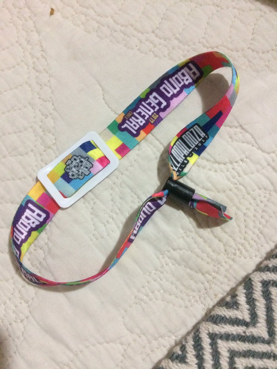 cvtrvm's tweet photo. vendo pulsera abono general #LollaCl @DonDatos @DonDatosCl @Buscoentradas @Buscoentradascl $100.000 (no tiene dinero cargado) https://t.co/bkn8wEelKt