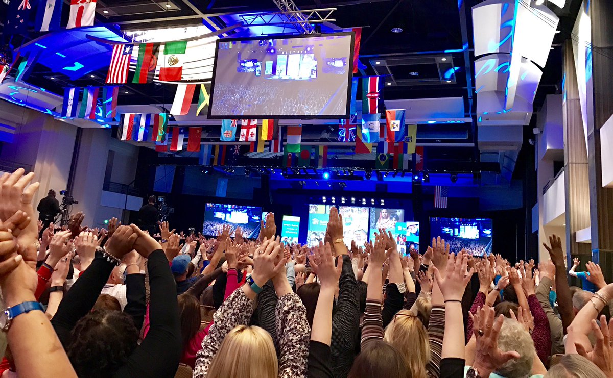 SamanthaDGodwin's tweet image. @JReckford ask 5,000 ppl from across the globe to join hands and come together to support #housing #everyhabitathand can make a difference!