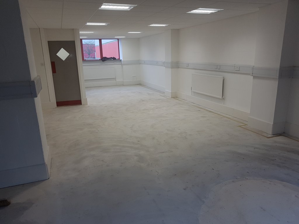 rubyflooringltd's tweet image. Lab in cumbernauld fitted with @Polyflorltd omega range and stuck with @FBallUK  57 adhesive