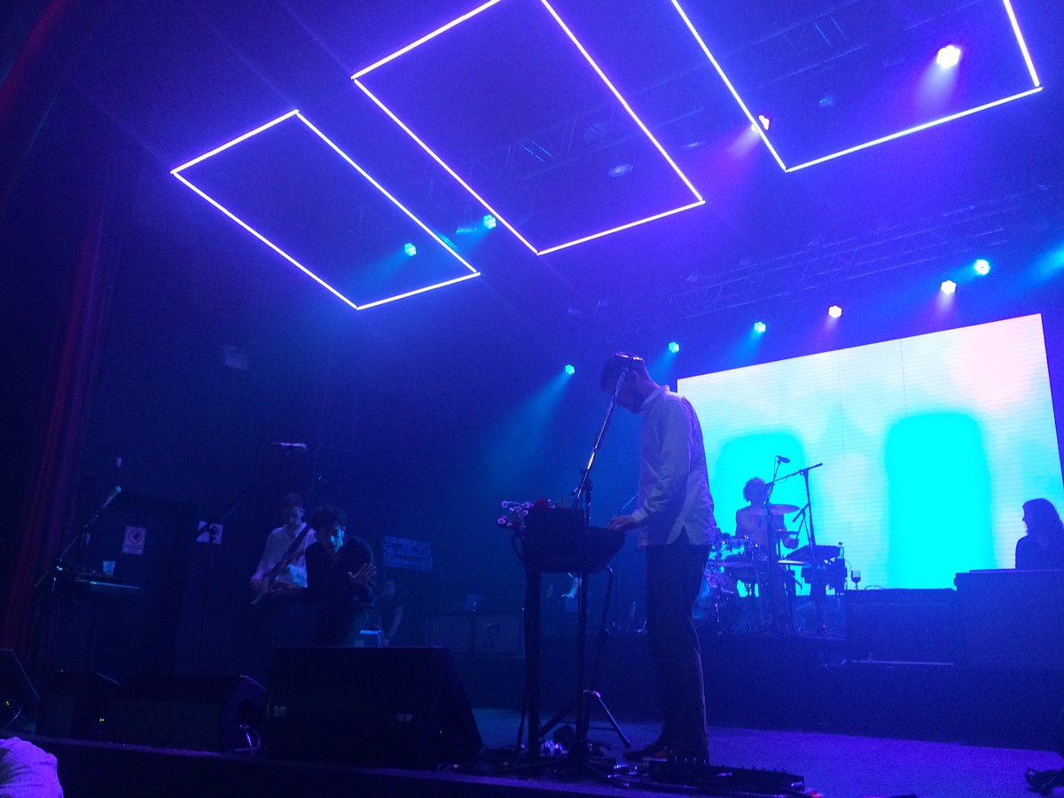 sofaritsceci's tweet photo. los vi en vivo, ya puedo morir en paz 💜 #the1975 https://t.co/w4qBi9qIfB