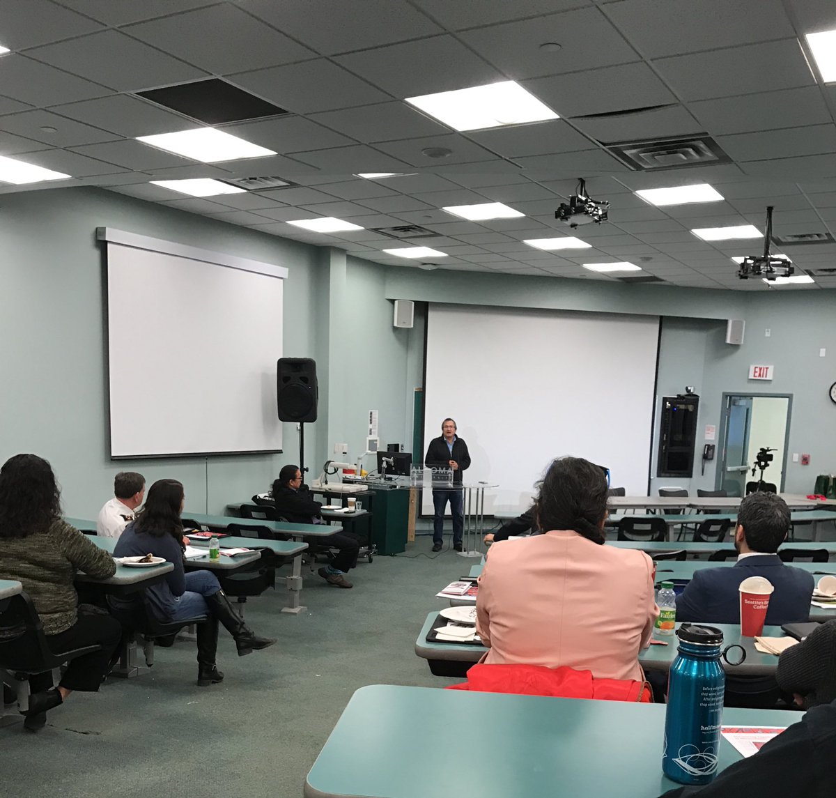 Former Regional chief Angus Toulouse begins in #Ojibwemowin, such a beautiful sound.  #soulSound #PreConfederationTreatiesSymposium