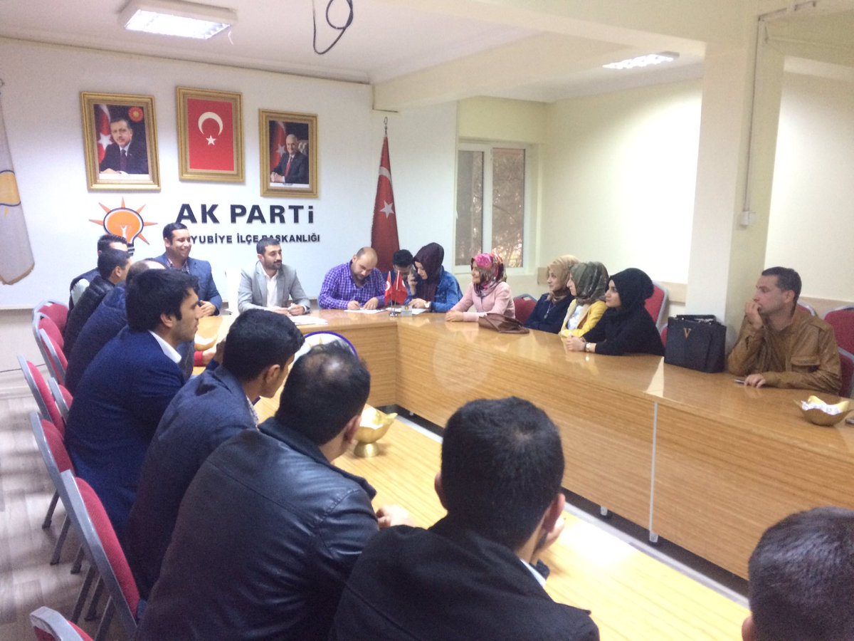 AkgencEyyubiye's tweet photo. Haftalık Yönetim kurulu toplantımızı @mresataksoy başkanlığında gerçekleştiriyoruz @mecertas @sedaterturk63 https://t.co/qhTXnVotap