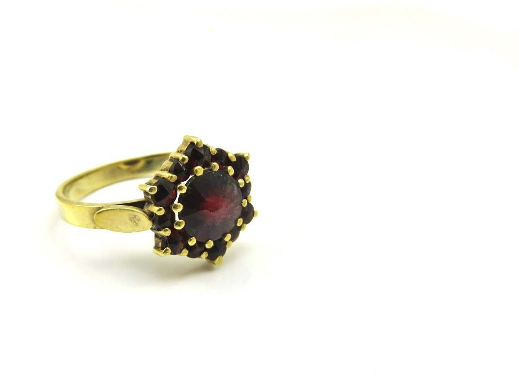 IfindUseek's tweet photo. Antique Garnet Ring, Garnet Cluster Ring, Unique Engagement Ring,… https://t.co/5z4yse8KaZ #Victorian #GarnetJewelry https://t.co/GNcULiwcOb