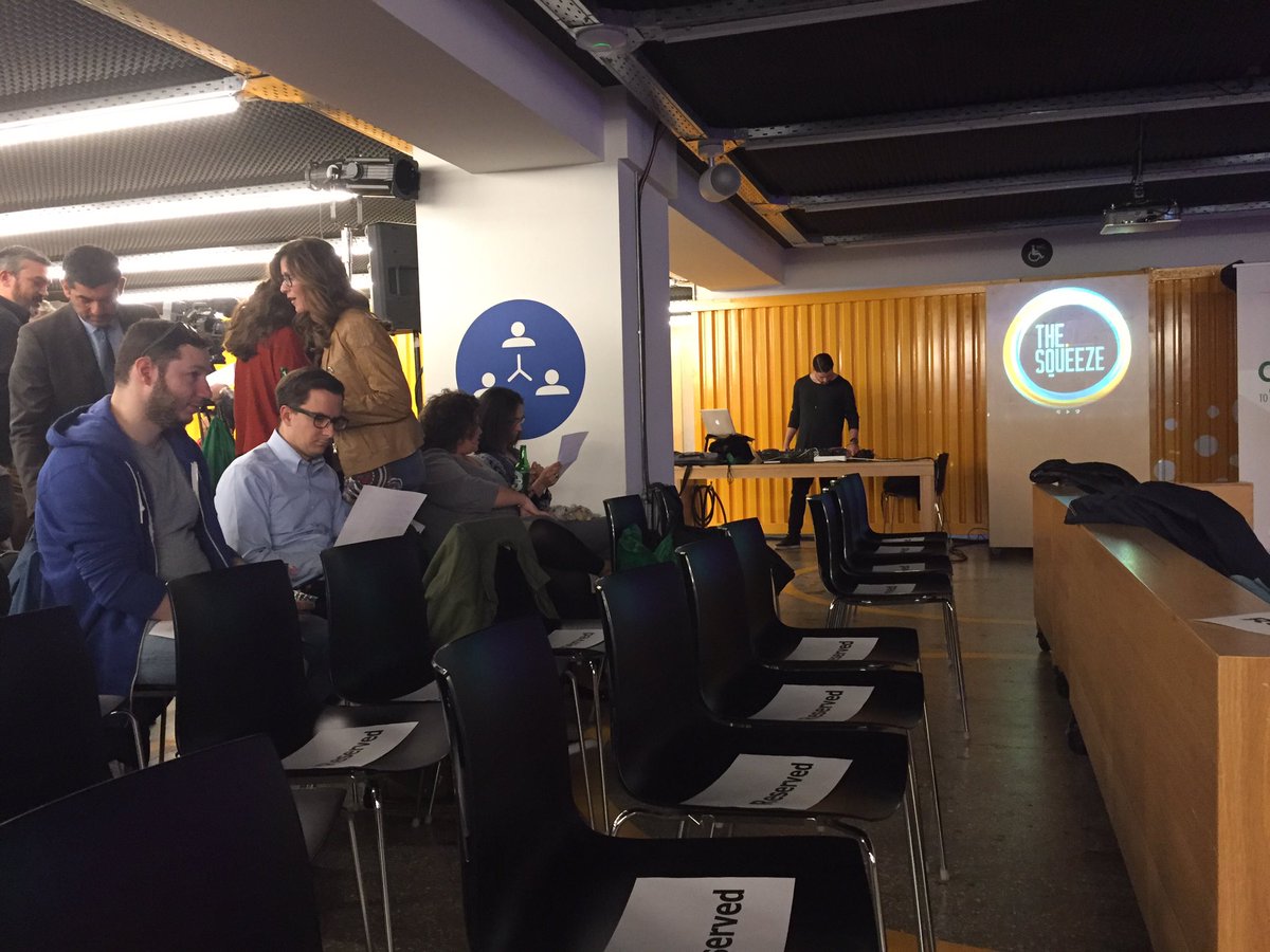 Getting ready for the #squeeze at #orangegrove #athens. \o/ looking forward to see this season's lineup of startups!