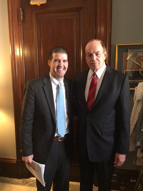 AcadRad's tweet photo. Patient advocate & brain tumor survivor Brad J. Booth sharing his story with Sen. Richard Shelby (R-AL) at @CIBR_News #MedTech17 @SenShelby https://t.co/3x3kk18K6E