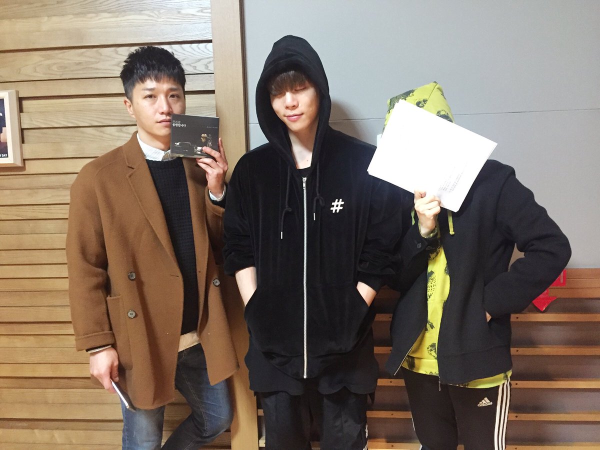 푸른밤 tweet media