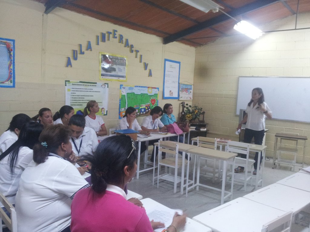 CbitCumana's tweet photo. Reunión informativa con los docentes del turno de la manana https://t.co/wrs0tiBbZz