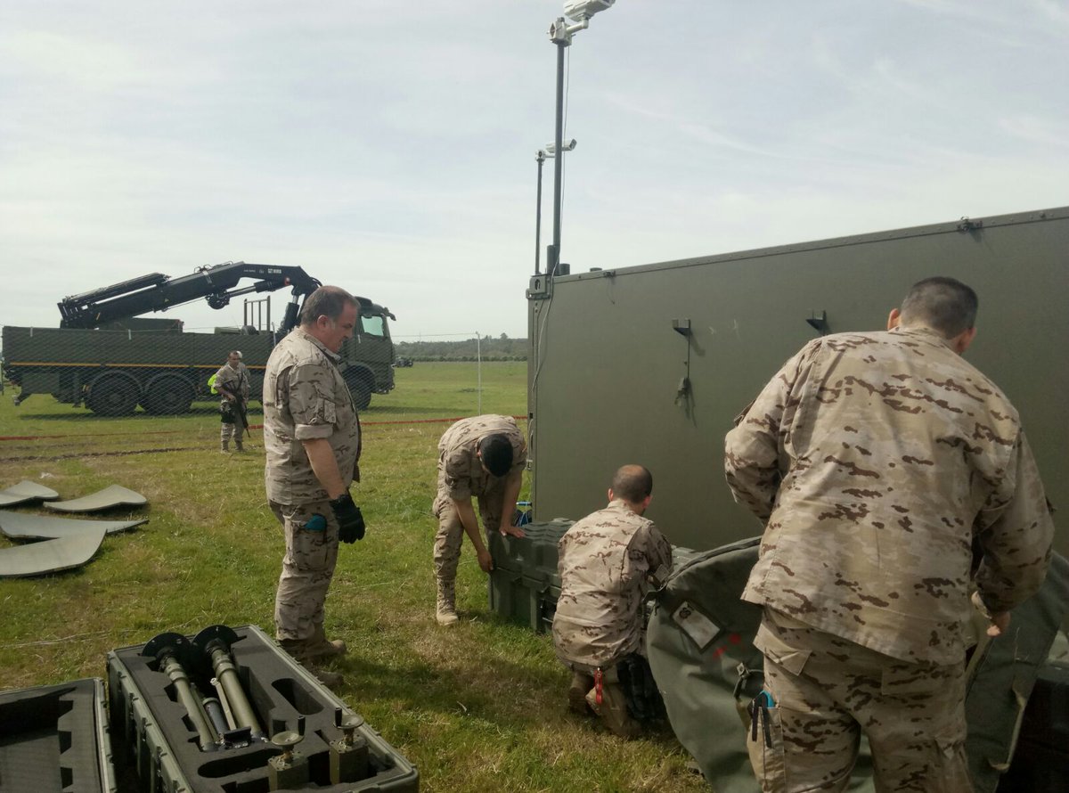 EjercitoAire's tweet photo. ¡A tope! Repliegue DOB #ACARTablada, #F18 de #Ala46 desplegado en #BAZaragoza para tiro en #ACARBardenas y #SURMAR en #AMPollensa https://t.co/lnAhZwRpzR