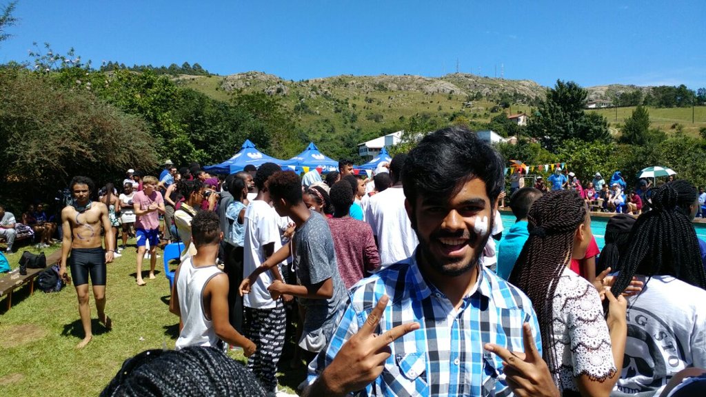 WaterfordUWCSA's tweet photo. All smiles at the interhouse Swimming Gala #wkthrowback #wkuwcsa https://t.co/Z9XzpNZTTN
