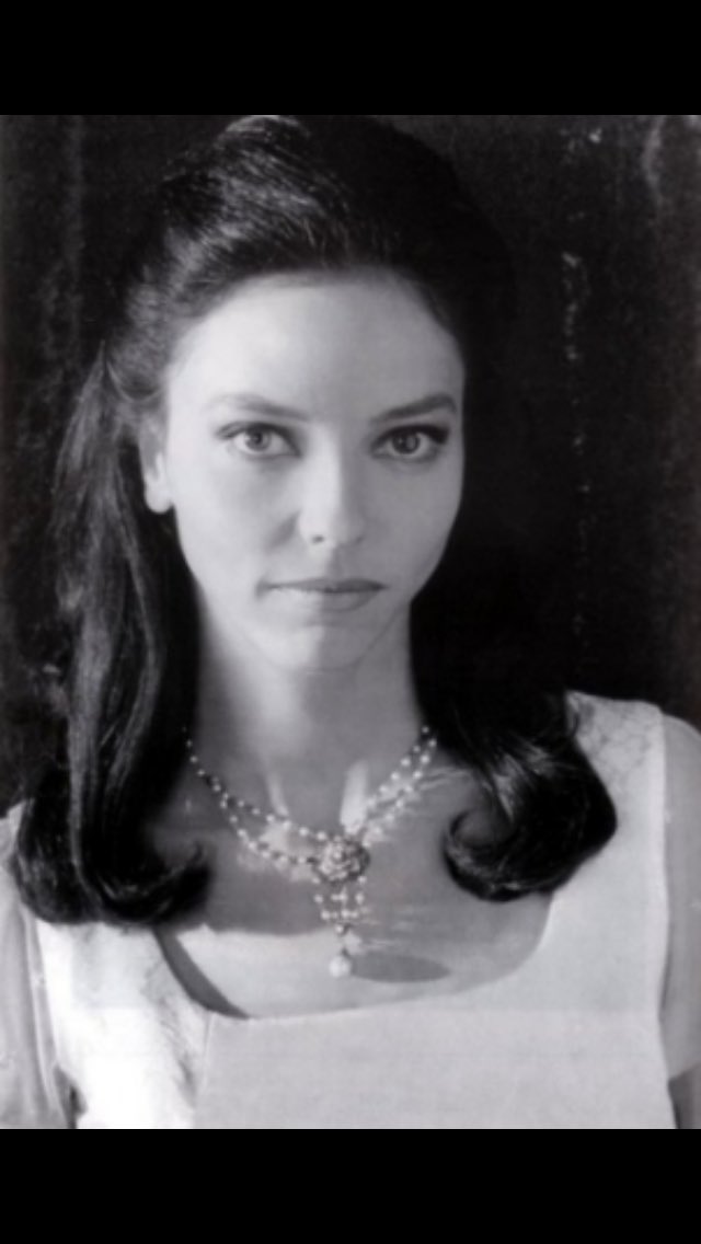 Happy birthday Juliet Landau (1965). 