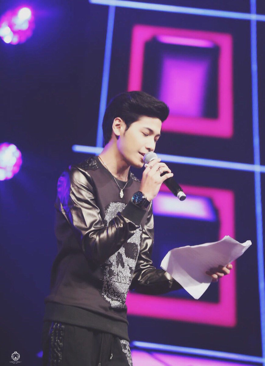 SingtoFanclub's tweet photo. ขอบคุณที่รักกัน...ขอบคุณทุกครั้งที่คอยกอดฉันในวันที่ปัญหาถาโถมเข้ามาใส่..(รายการจบพอดี ฝันหวานนะ.) 😝😴#SingtoPrachaya #บ้านสิงโตคําราม https://t.co/BhQHLqnaXo