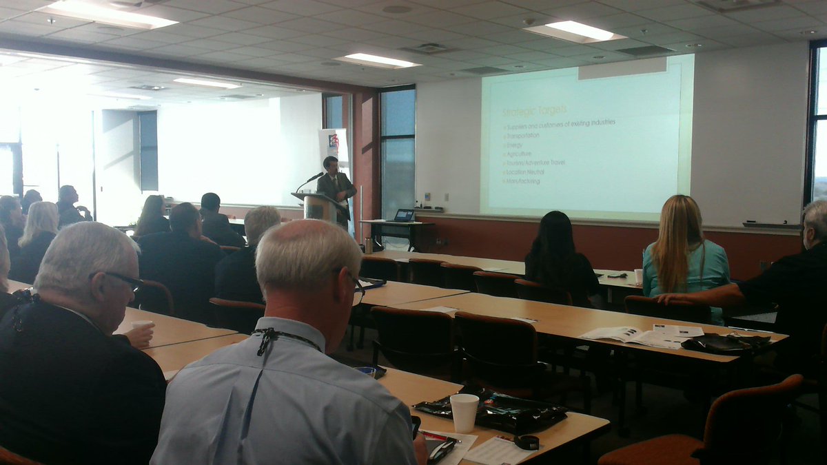 ExportSteveUSCS's tweet image. @USCommercialSvc together w/ @NMSBDCNetwork hosts a Rural Export Forum in Farmington NM highlighting #ecommerce biz practices #ExportsWin