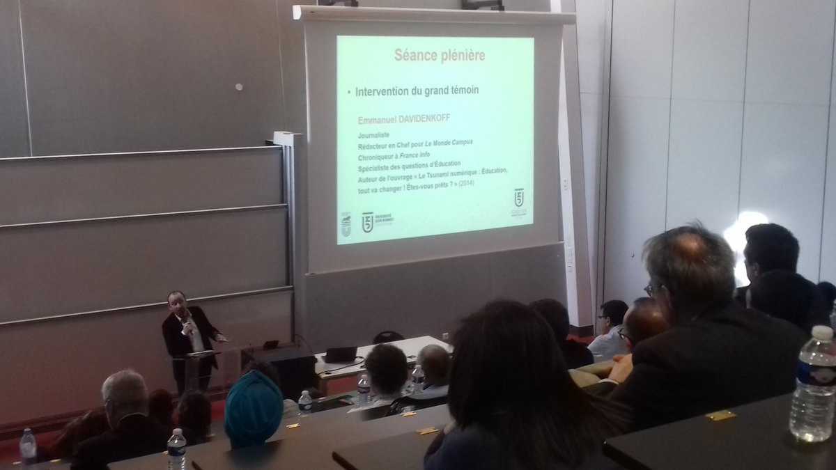 Alexandre_Tira's tweet photo. Intervention de  @davidenkoff à @Univ_St_Etienne  autour des métiers de demain et de l'évolution de nos formations https://t.co/JR9UhhIZK4