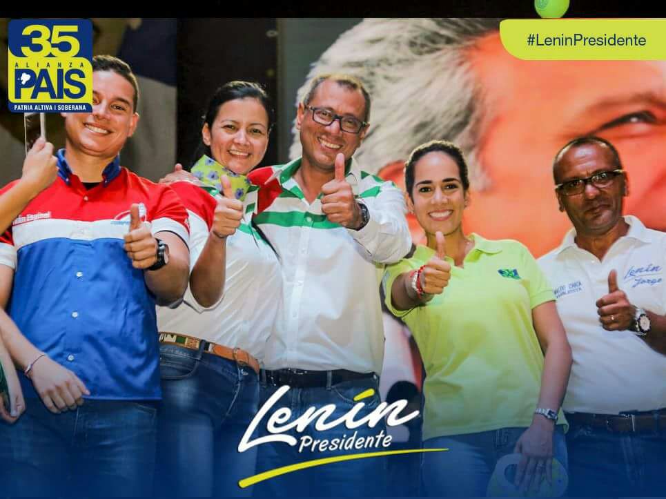 johnelministro's tweet photo. hay esta la REVOLUCIÓN hay esta la CUT hay están nuestros líderes donde nos sentimos muy orgullosos https://t.co/PKHBf3Bq5g