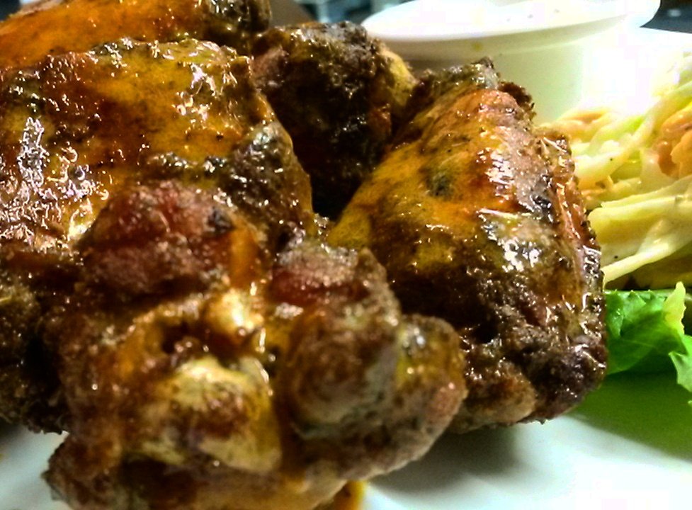 StackSmmmoked's tweet photo. Our famous #PitSmokedWings tossed in #BuffaloButter IS an option FYI. In fact, it's happening right now at Table 5! #DoIt https://t.co/NEZRBEm65H