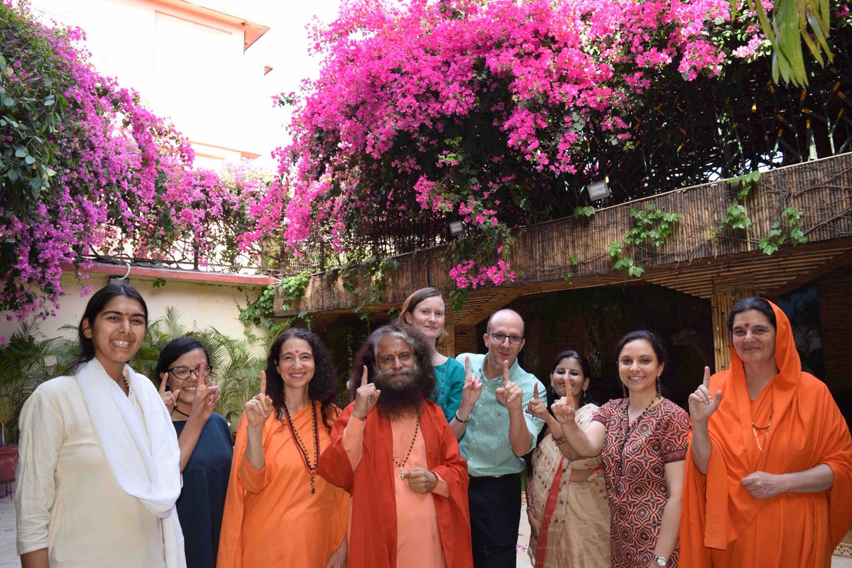 PujyaSwamiji's tweet image. One Team, One Dream: Improving #WASH for everyone, every where. #SDG6 @UNICEFIndia @swachhbharat @wash_alliance #toiletsforprogress