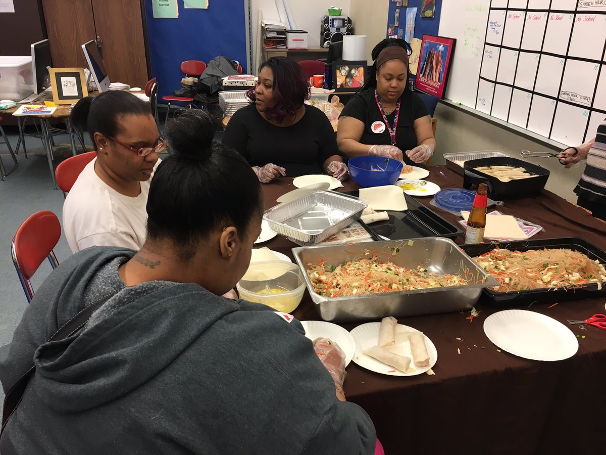 VentoElementary's tweet image. Love our parents!  Best egg rolls ever!!!