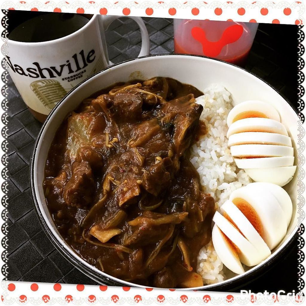 北岡悟 しばらく試合無いし 気晴らしに作った北岡悟カレー 今回は玉葱 茸数種類 牛肉 隠し味的にキムチを圧力鍋で調理 ルーはカロリー50 Offのものを使いましたよ カレーって名の付くものは大概美味しく外れないし 特にカレーラ T