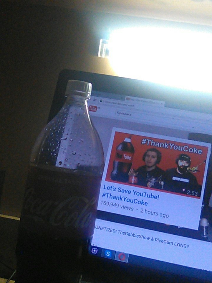 AndruJonhson's tweet photo. Heyy guys luv u so much <3 #ThankYouCoke https://t.co/XpoDNnLo3T
