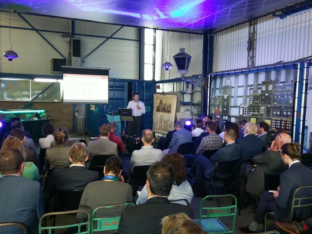 co2smartgrid's tweet photo. @JaapVente of @ECN  and Damien Dallemagne about the efforts of the #scot #ccu project of the @EU_Commission https://t.co/V4kBGTHqIE