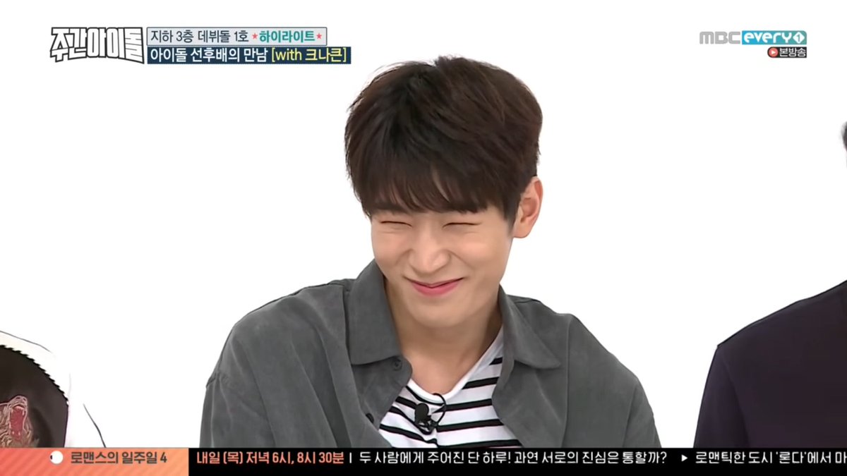 _xdmcube's tweet photo. ทำไมถึงยิ้มได้ตาเป็นขีดขนาดนี้ 55555555555555555555 https://t.co/usTKBKDHpJ