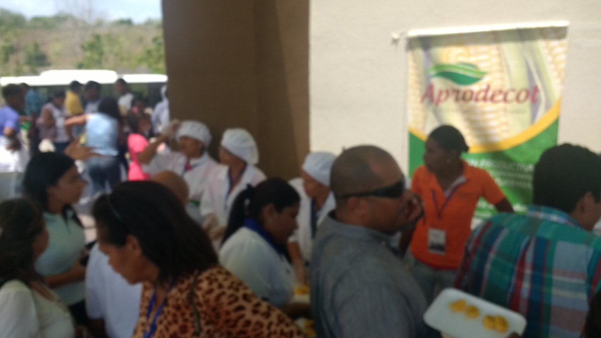 agamezjd's tweet photo. Encuentro Ciudadano y Feria Agroalimentaria Sembrando Paz
@Interucn @PROMODIQUE @MOVIMIENTOXLPAZ @Fundahogarj  se puso bueno con degustación https://t.co/anM97nLeIh