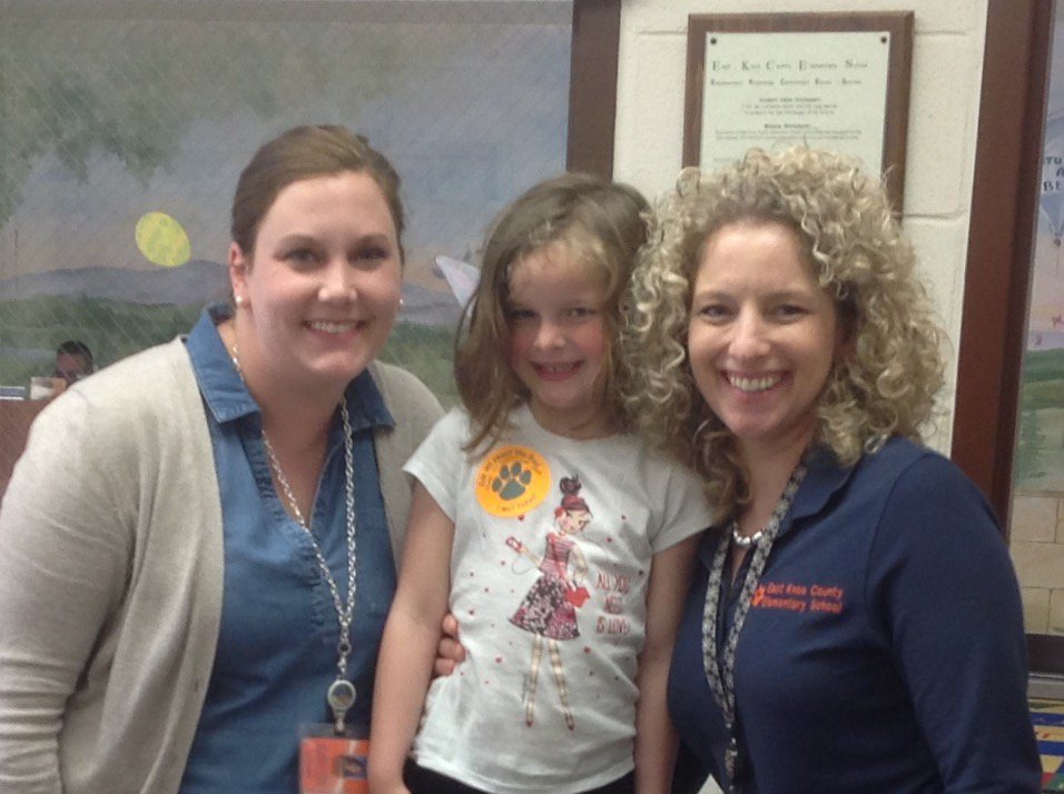 EastKnoxElem's tweet photo. We are so proud of Lily for learning all her Kind. Sight Words! Check out her "ASK ME" sticker! https://t.co/iu7DQLmtQ7