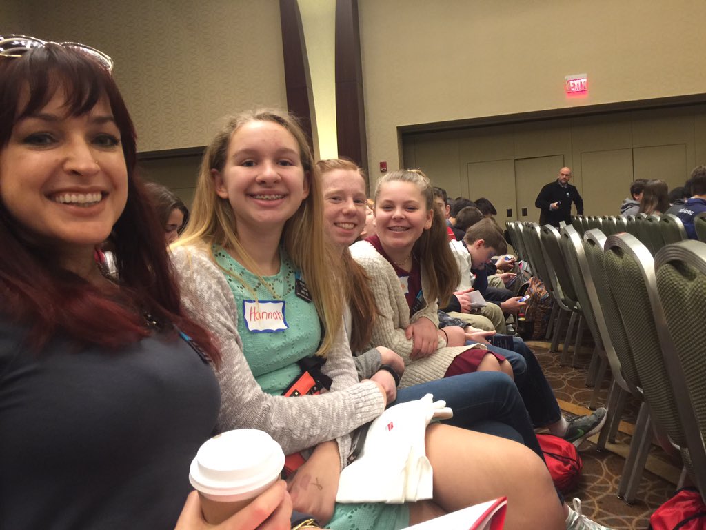 MrKelly336's tweet photo. What a fantastic day! GMS Peer Leaders had a wonderful time... thank you @ADL_NewEngland !!!! @GalvinMS  @MrCedroneWPS https://t.co/LfsWuPcVMj