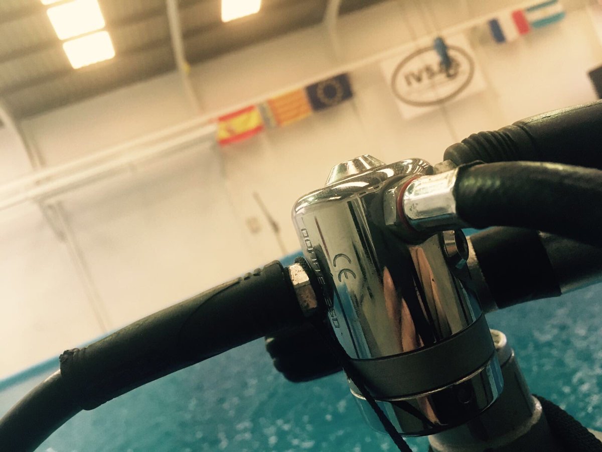 IVSAS_Spain's tweet photo. Semana de Pruebas y Ajustes en nuestra nueva Piscina de Profundidad #IVSAS #ActividadesSubacuaticas #Buceo https://t.co/HEHXh8dxUA