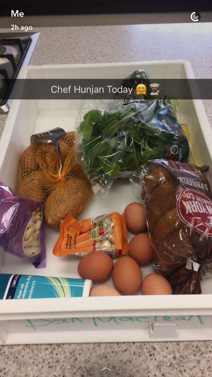 MrHunjann's tweet photo. Last EVER lecture consisted of making a nutritional meal! #NoMoreLectures #UniIsNearlyOver #ChefHunjan 👨🏾🍳 https://t.co/TNtY2bYGOk