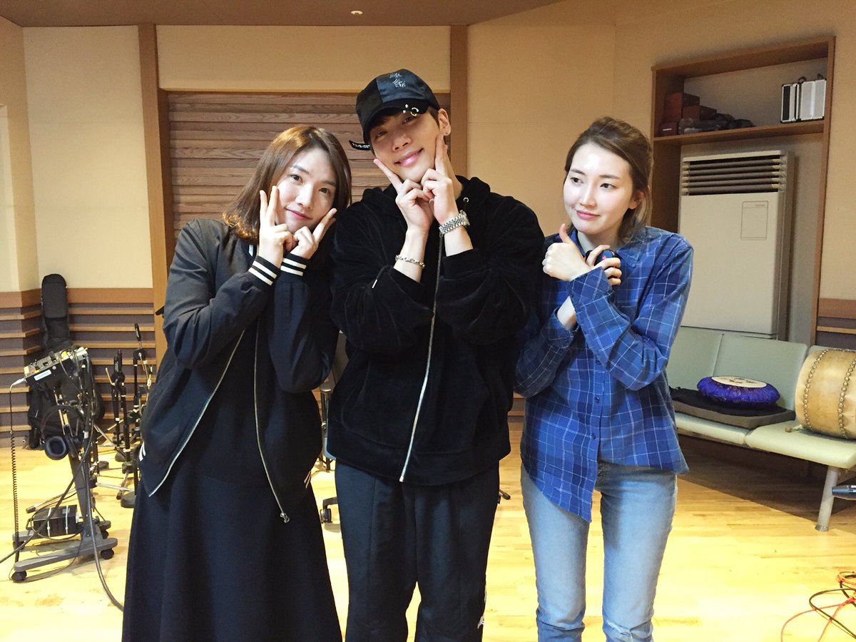 푸른밤 tweet media