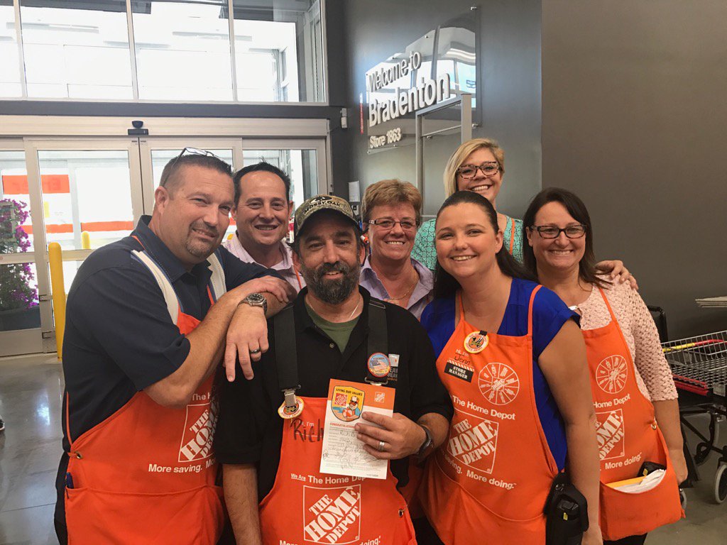 jennifert1855's tweet photo. @1863HD fantastic job to Rich in receiving from the entire district 115 team. Your amazing and a true asset https://t.co/ynSLCeLGZ4