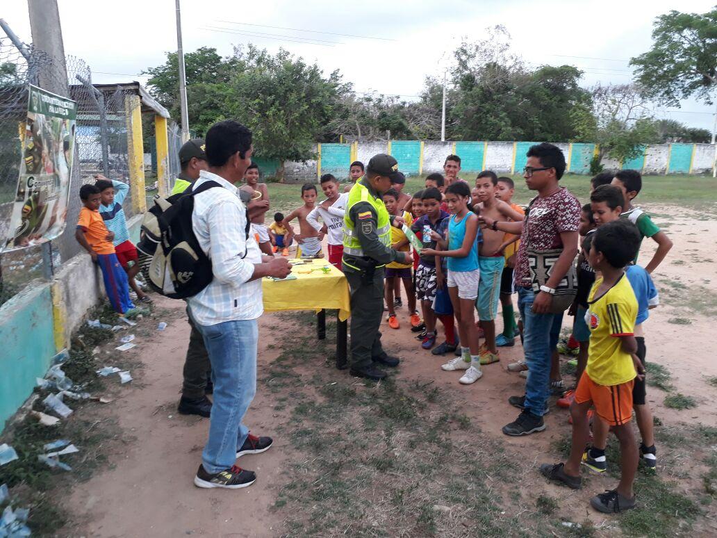 alcaldiachima's tweet photo. @PoliciaDECOR
#EChima realizó Campaña Plan Desarme Infantil para Afianzar las Buenas Costumbres de Nuestros Niños y jóvenes del M/pio https://t.co/kRgB9q0Zn4