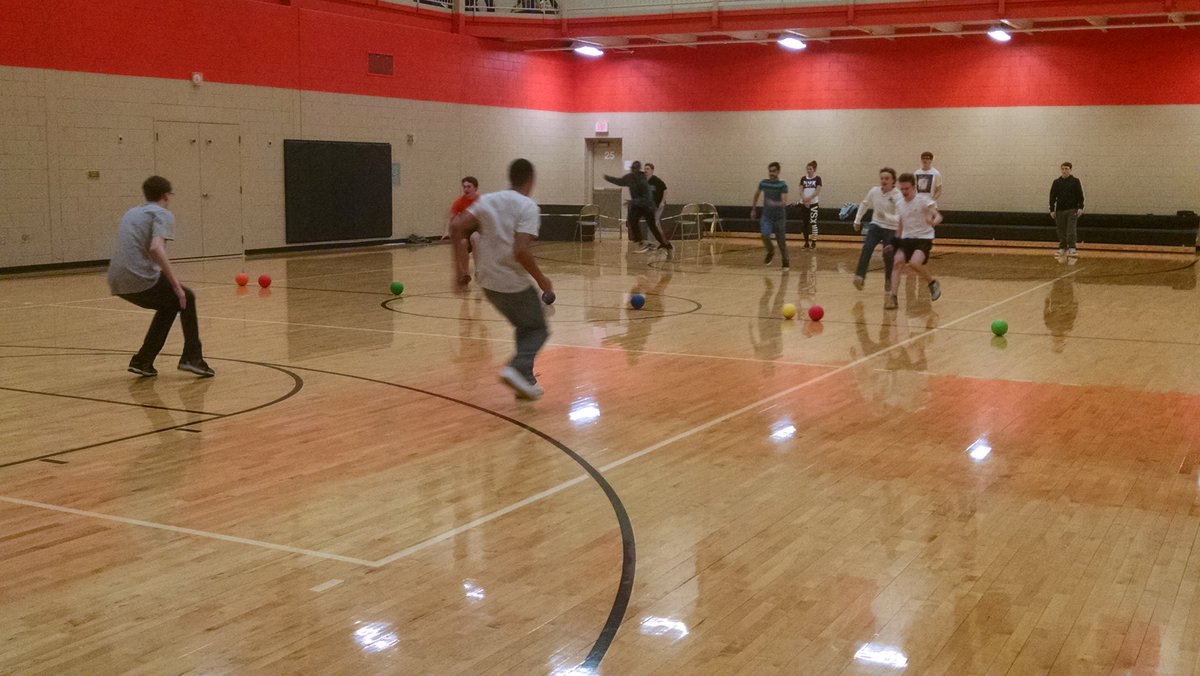 LinkCrew_413's tweet photo. Link Crew dodgeball tournament in full swing!! Which team will win it all...? https://t.co/p6lxu6bqHW