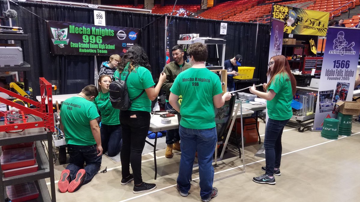 jhmorris's tweet image. The 1st day at the Idaho Regional - getting the robot inspected and ready for practice matches. #MechaKnights996 #cvhsengineering