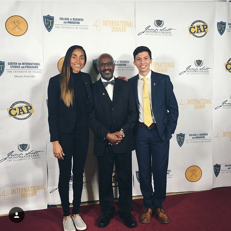 UTDiversity's tweet photo. Dr. McKether supporting the 41st International Dinner #utdiversity #inclusiveu https://t.co/TsfcIrlVQA
