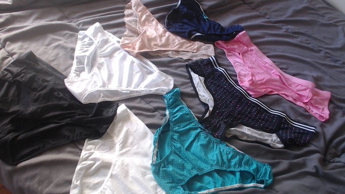 These panties are ON SALE!!! 😍Complimentary photoset with each purchase!!! 💜DM for more info &amp; pricing<a href="/tag/bbw"class="tags"><span>#bbw</span></a><a href="/tag/tittytuesday"class="tags"><span>#tittytuesday</span></a><a href="/tag/bignaturals"class="tags"><span>#bignaturals</span></a>