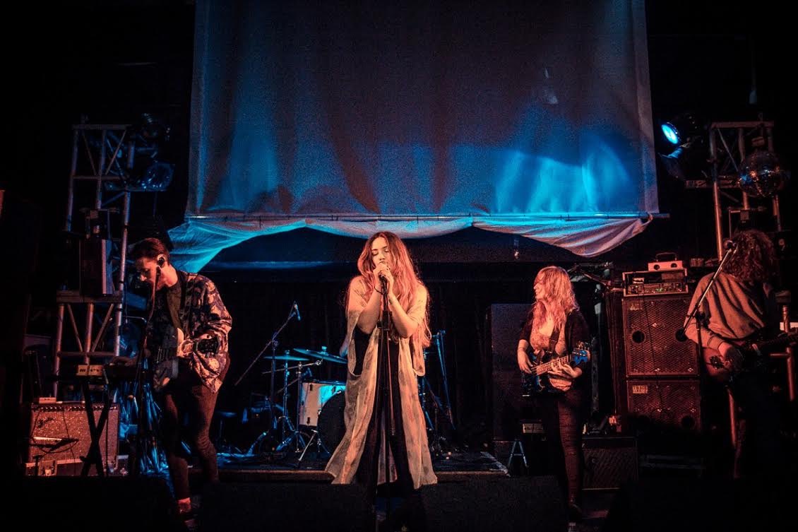 An interview with Ash of <a href="/indigomoonmusic/">INDIGO MOON</a> - contagious-courageous.blogspot.co.uk/2017/03/an-int…

Get down to <a href="/husliverpool/">husliverpool</a> tonight to see them live!