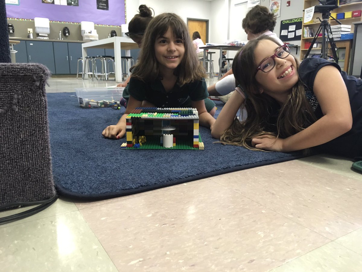 jessicasugiuchi's tweet photo. 2nd and 3rd got skills!  LEGO free build.  #JAO, #JAOiLab https://t.co/7qZYcf4VeD