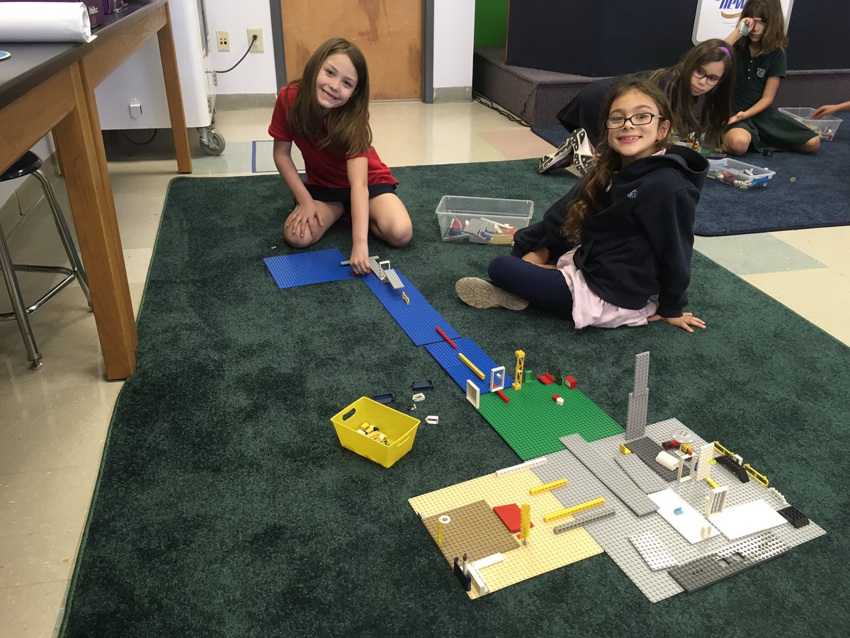 jessicasugiuchi's tweet photo. 2nd and 3rd got skills!  LEGO free build.  #JAO, #JAOiLab https://t.co/7qZYcf4VeD