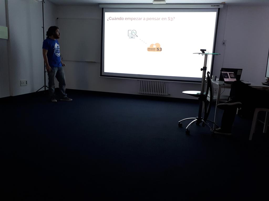 Aless86's tweet image. Aprendiendo a externalizar estáticos de Drupal en Amazon con el gran @jansev3n #ROFL #drupaladas #jansetadas