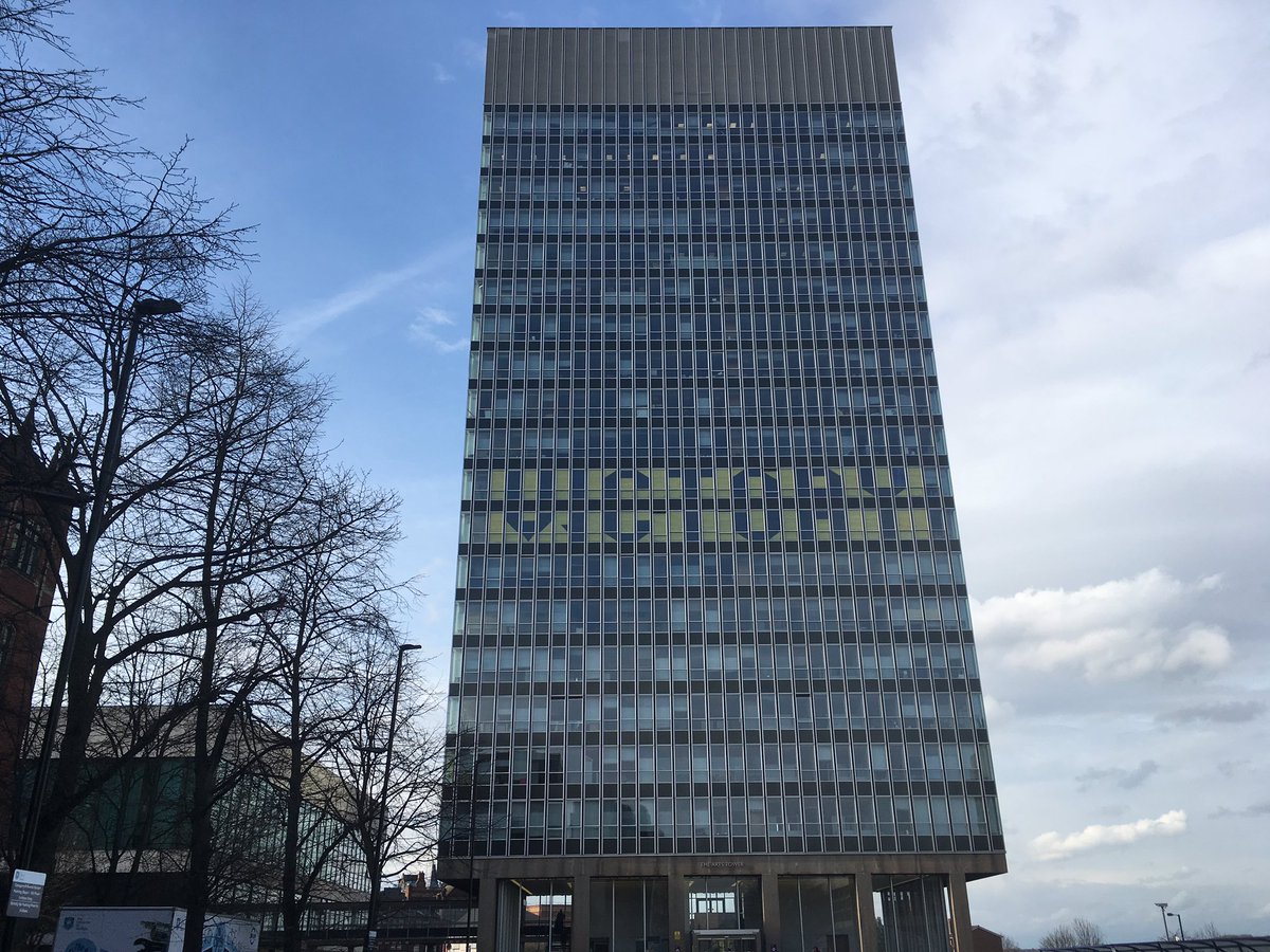 SUSportsOfficer's tweet image. Waking up this morning to one of Sheffield's most iconic buildings in #blackandgold-huge thanks @keithlilley65 &amp;amp; @efm_online #thiscityisours