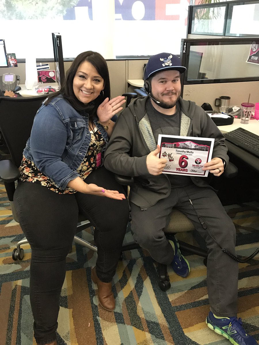 AngelSosa78's tweet photo. Celebrating Tim for being with T-Mobile for 6 years!! Glad to have you part of my team! #gotcaught #sosamazing @719ECET https://t.co/kK0a2VAe0T
