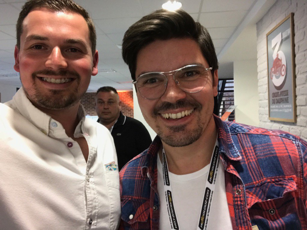 tomthumerelle's tweet image. C&apos;est l&apos;inauguration de @Motoblouz ce soir ! #paddockparty