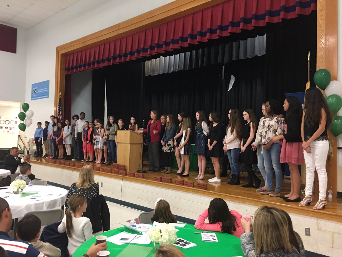 MarkBonj's tweet photo. Amazing Middle School Peer Leadership team from @MSN ; young people who give back to their community daily. #HTEF #HowellLeads https://t.co/uqs7rvFiDq