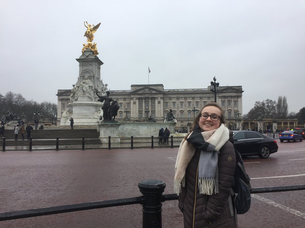 thediabeteslink's tweet photo. What did you learn about the transition to college with T1D? Our #cdnChapterLeader looked back on what she learned. https://t.co/G1RQhVdg75 https://t.co/ofWode3h65