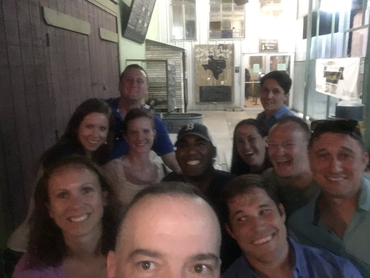 70HMEDOPS's tweet photo. Dinner with some of the 70H students!  @LTGWest has better selfie skills! https://t.co/OPcnJd8Ess